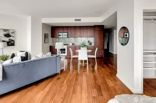 10700 NE 4th St, Bellevue, WA 98004 - Photo 17