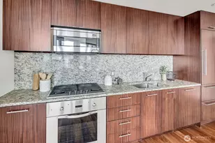 10700 NE 4th St, Bellevue, WA 98004 - Photo 13