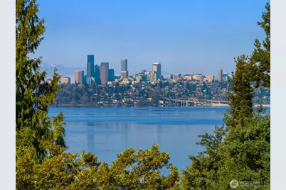 4701 84th Avenue SE, Mercer Island, WA 98040 - Photo 1