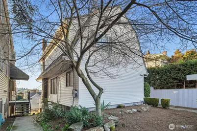 2349 Boylston Avenue E, Seattle, WA 98102 - Photo 1