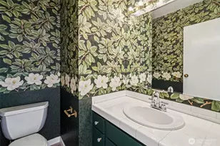 2349 Boylston Ave E, Seattle, WA 98102 - Photo 11