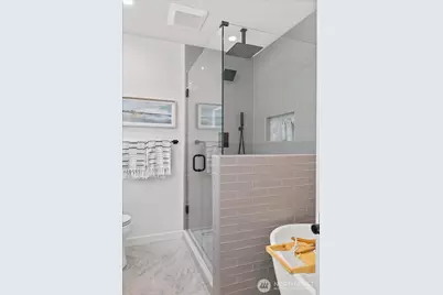 20049 Wallingford Avenue N, Shoreline, WA 98133 - Photo 23