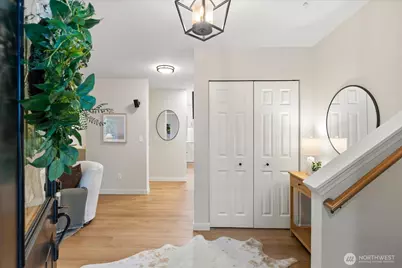 20049 Wallingford Avenue N, Shoreline, WA 98133 - Photo 3
