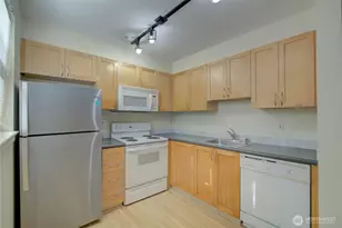 111 108th Ave NE, Bellevue, WA 98004 - Photo 11