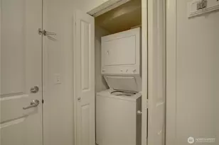 111 108th Ave NE, Bellevue, WA 98004 - Photo 7