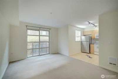 111 108th Avenue NE #A215, Bellevue, WA 98004 - Photo 9