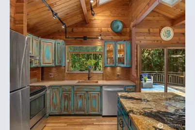 10750 N Madison Avenue NE, Bainbridge Island, WA 98110 - Photo 7