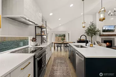 23011 SE Lake Wilderness Drive, Maple Valley, WA 98038 - Photo 13