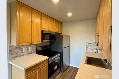 9623 S 248th #B11, Kent, WA 98030 - Photo 5