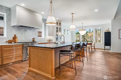 8110 Shirley Avenue, Gig Harbor, WA 98332 - Photo 3