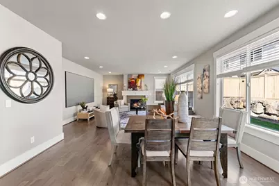 610 Field Place NE, Renton, WA 98059 - Photo 3