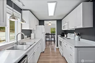 10411 238th St E, Graham, WA 98338 - Photo 9