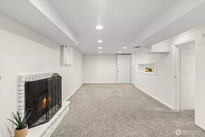 11513 Palatine Avenue N, Seattle, WA 98133 - Photo 29