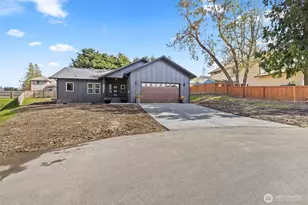 1215 Rolling Hills Dr, Port Angeles, WA 98363 - Photo 1