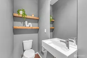 3001 60th Ave SW, Seattle, WA 98116 - Photo 13