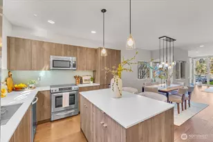 3001 60th Ave SW, Seattle, WA 98116 - Photo 17