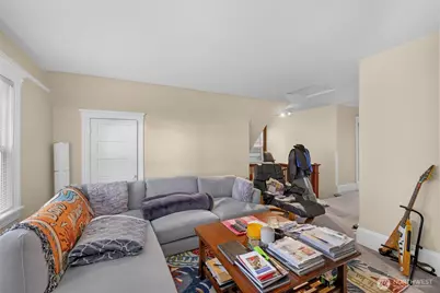 708 Warren Avenue N, Seattle, WA 98109 - Photo 23