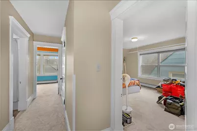 708 Warren Avenue N, Seattle, WA 98109 - Photo 25