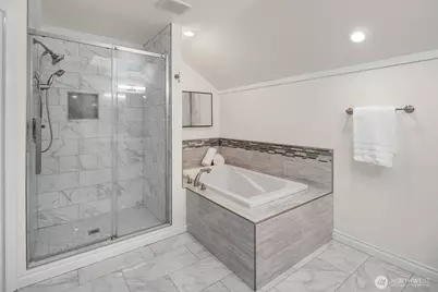 4679 238th Way SE, Sammamish, WA 98029 - Photo 25