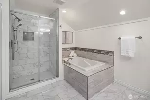 4679 238th Way SE, Sammamish, WA 98029 - Photo 25