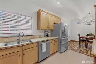 6604 198th Pl SW, Lynnwood, WA 98036 - Photo 3
