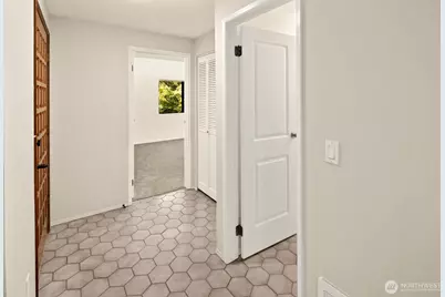6652 Parkpoint Way NE #D-311, Seattle, WA 98115 - Photo 29
