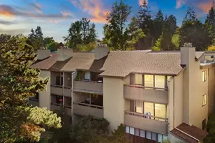 6652 Park Point Way NE, Seattle, WA 98115 - Photo 3