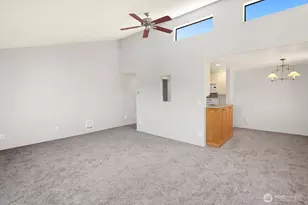 6652 Park Point Way NE, Seattle, WA 98115 - Photo 9