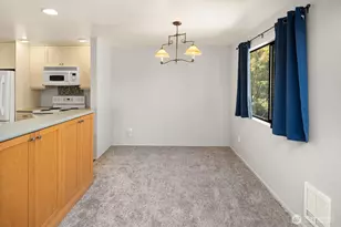 6652 Park Point Way NE, Seattle, WA 98115 - Photo 11