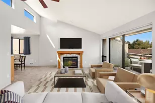 6652 Park Point Way NE, Seattle, WA 98115 - Photo 3