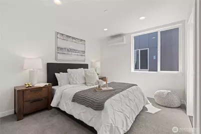 9518 Interlake Avenue N, Seattle, WA 98103 - Photo 25