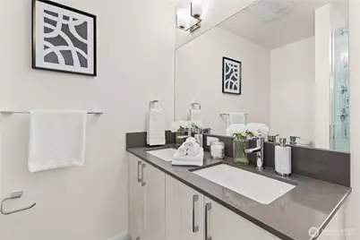 9518 Interlake Avenue N, Seattle, WA 98103 - Photo 29