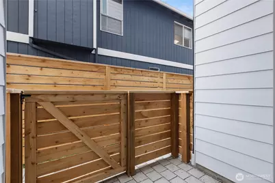 9518 Interlake Avenue N, Seattle, WA 98103 - Photo 35