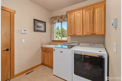 1433 Country Club Drive, Camano Island, WA 98282 - Photo 23