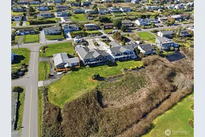 1433 Country Club Drive, Camano Island, WA 98282 - Photo 33