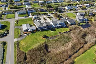 1433 Country Club Dr, Camano Island, WA 98282 - Photo 33