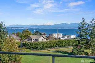 1433 Country Club Dr, Camano Island, WA 98282 - Photo 29