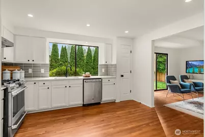 10703 NE 53rd Street, Kirkland, WA 98033 - Photo 15