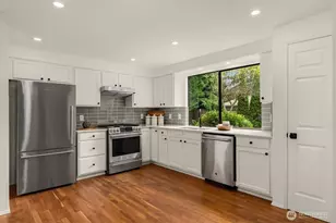 10703 NE 53rd St, Kirkland, WA 98033 - Photo 13