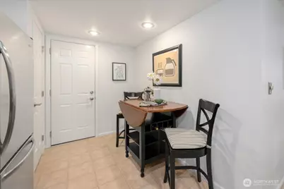 15907 NE 40th Way #32A, Redmond, WA 98052 - Photo 9