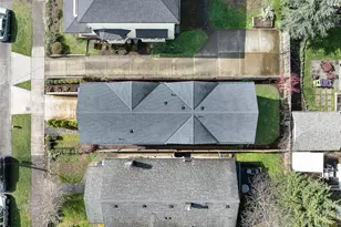 132 NE 52nd St, Seattle, WA 98105 - Photo 37