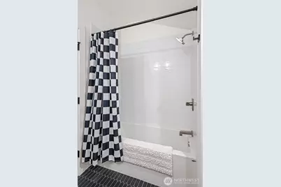 132 NE 52nd Street, Seattle, WA 98105 - Photo 25