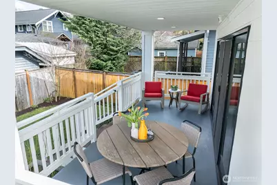 132 NE 52nd Street, Seattle, WA 98105 - Photo 17