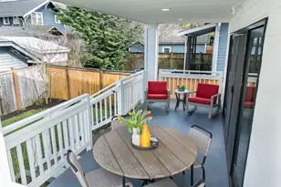 132 NE 52nd St, Seattle, WA 98105 - Photo 17