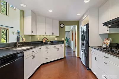 3840 NE Ambleside Lane, Bremerton, WA 98311 - Photo 11