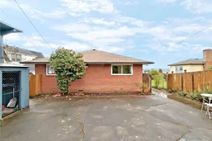 11027 Auburn Ave S, Seattle, WA 98178 - Photo 29