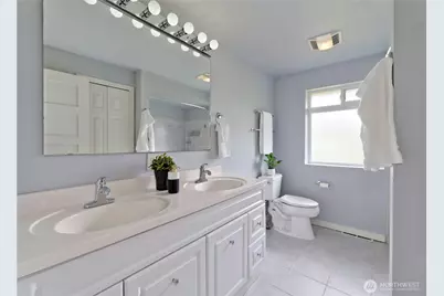 11027 Auburn Avenue S, Seattle, WA 98178 - Photo 17