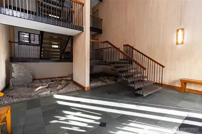 2500 81st Ave SE #319, Mercer Island, WA 98040 - Photo 3