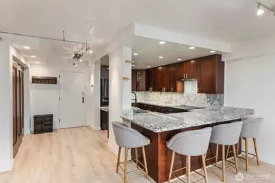 2621 2nd Avenue #1001, Seattle, WA 98121 - Photo 7