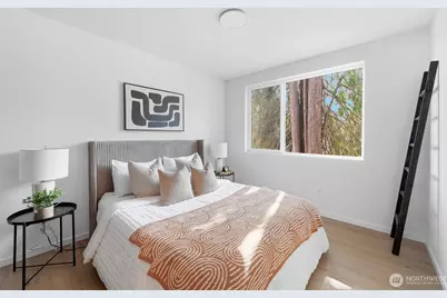 10702 Linden Avenue N, Seattle, WA 98133 - Photo 19